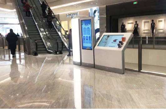 在選擇廣告機(jī)廠家的時候需要留心的地方有哪些？