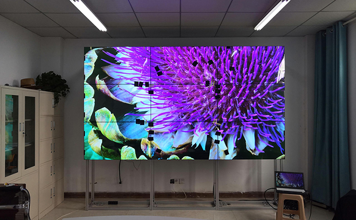 液晶拼接屏的歷史發(fā)展：從小尺寸到大尺寸，從低分辨率到高分辨率